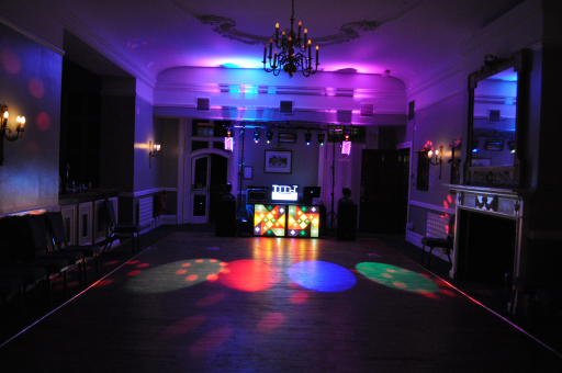 So make good arrangements for the guest and don't forget about wedding dj